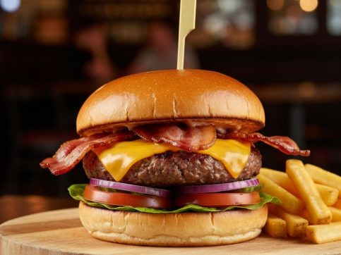 gourmet-burger-bacon-cheese-pub-style